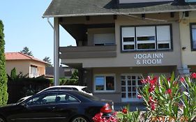 Joga Inn & Room